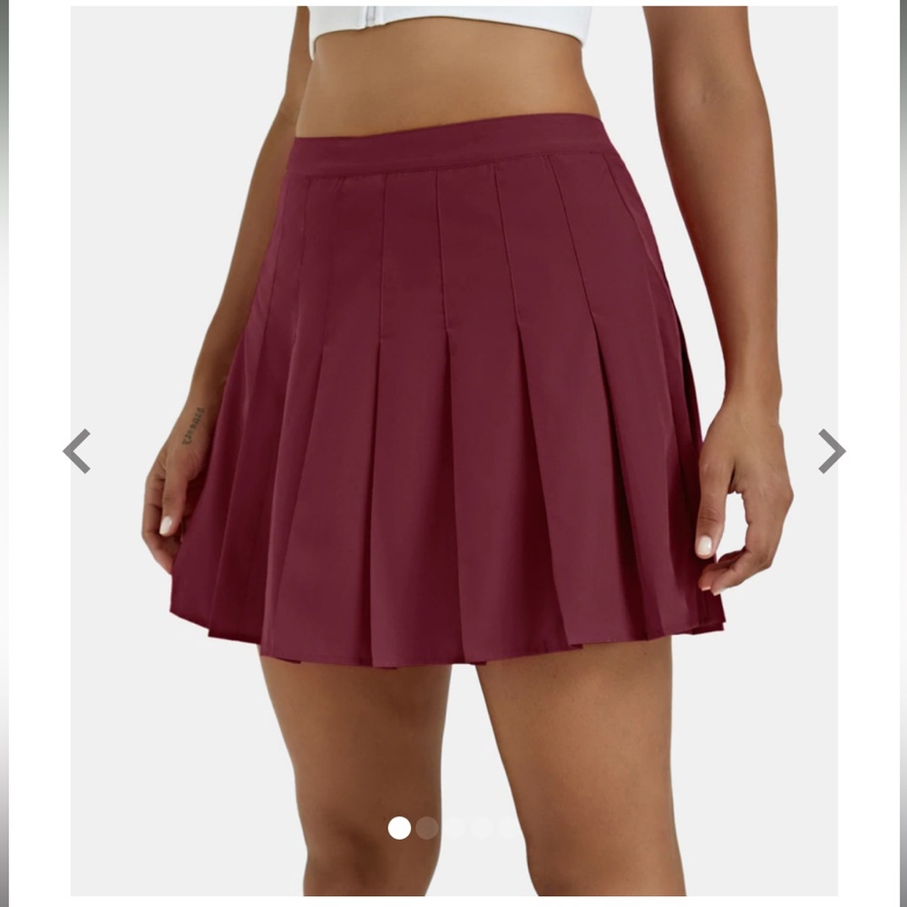 NWT Halara Pleated Skort in Pomegranate